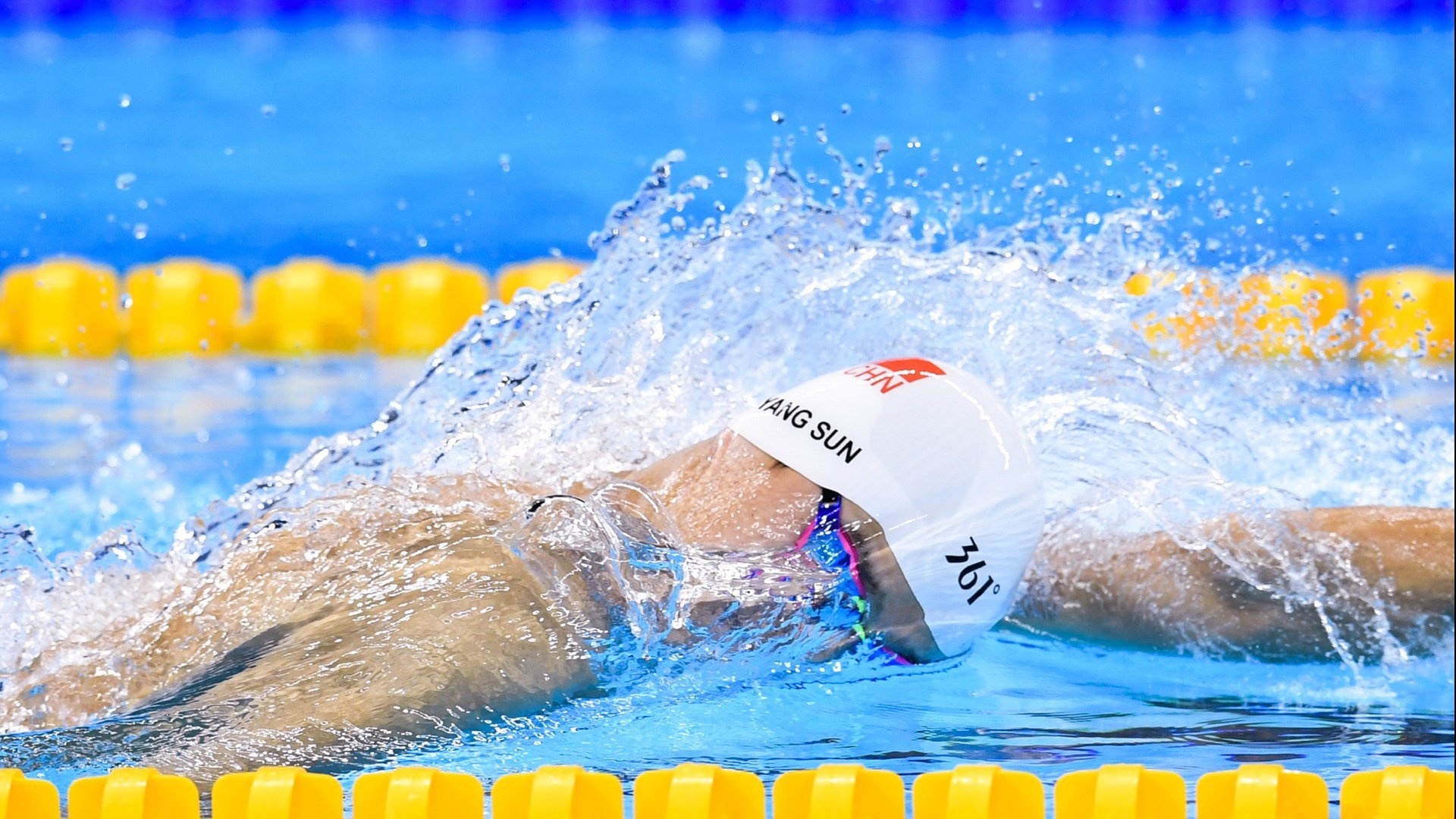 “龙队突围：爆发式逆境翻盘超出预料”，龙队照片